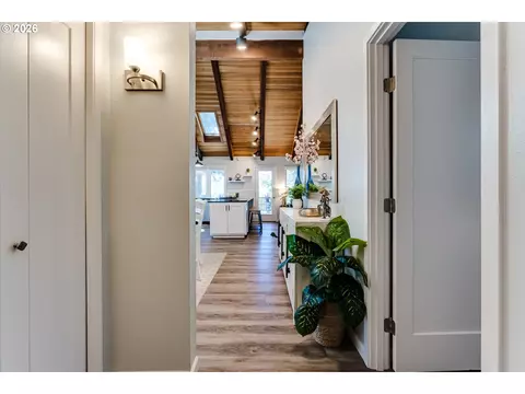 Entry Way - 3721 Pine Canyon Dr, Eugene, OR 97405 photo 1 of 2