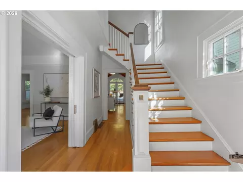 Entry Way - 2645 Emerald St, Eugene, OR 97403 photo 1 of 5