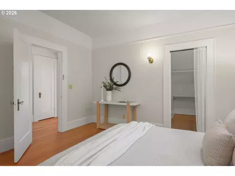 Bedroom - 2645 Emerald St, Eugene, OR 97403 photo 2 of 4