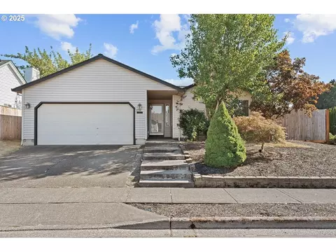 6738 SE Moscato Ct, Hillsboro, OR 97123
