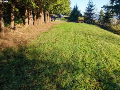 353 Oconnell St, North Bend, OR 97459 photo 4