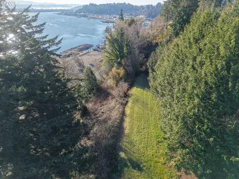 353 Oconnell St, North Bend, OR 97459 photo 10