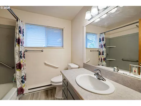667 Archie St, Eugene, OR 97402 photo 25