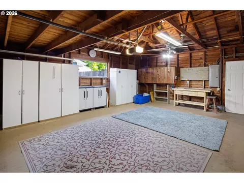 667 Archie St, Eugene, OR 97402 photo 40