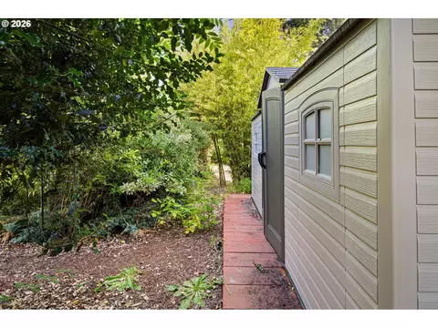 667 Archie St, Eugene, OR 97402 photo 34