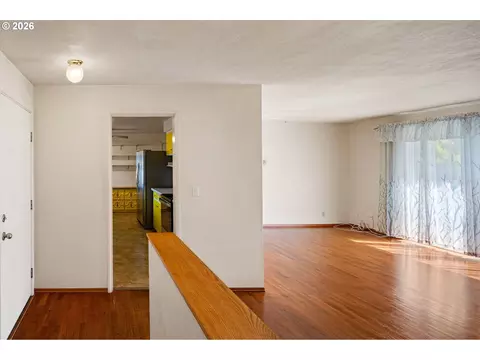 667 Archie St, Eugene, OR 97402 photo 9