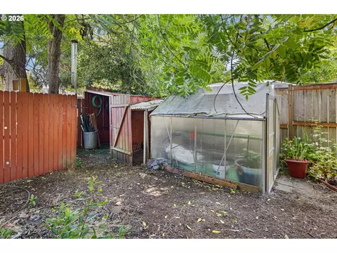 667 Archie St, Eugene, OR 97402 photo 35
