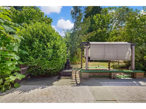 667 Archie St, Eugene, OR 97402 photo 28