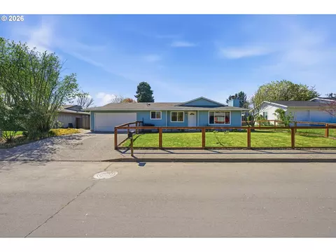 560 SE Border Ln, Mcminnville, OR 97128