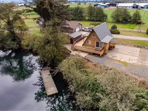 920 Makinster Rd, Tillamook, OR 97141