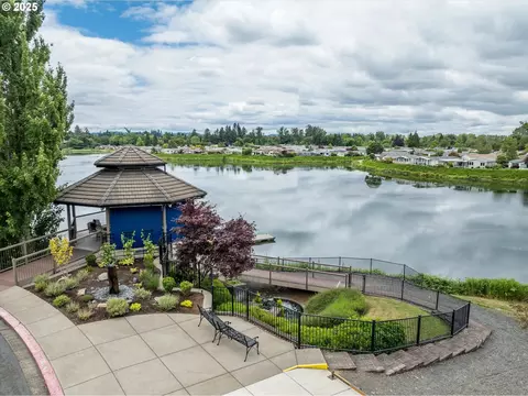 View/Area - 2063 Lake Wind Dr, Eugene, OR 97408 photo 1 of 9