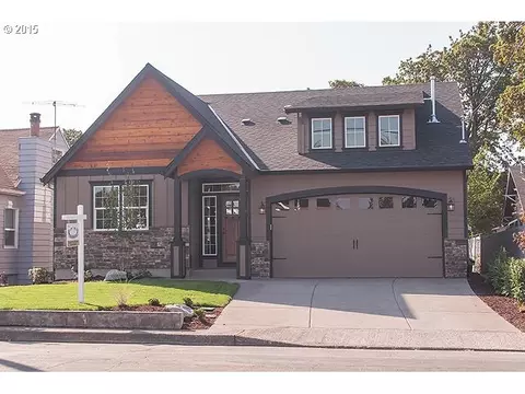 355 E Berkeley St, Gladstone, OR 97027 photo 1