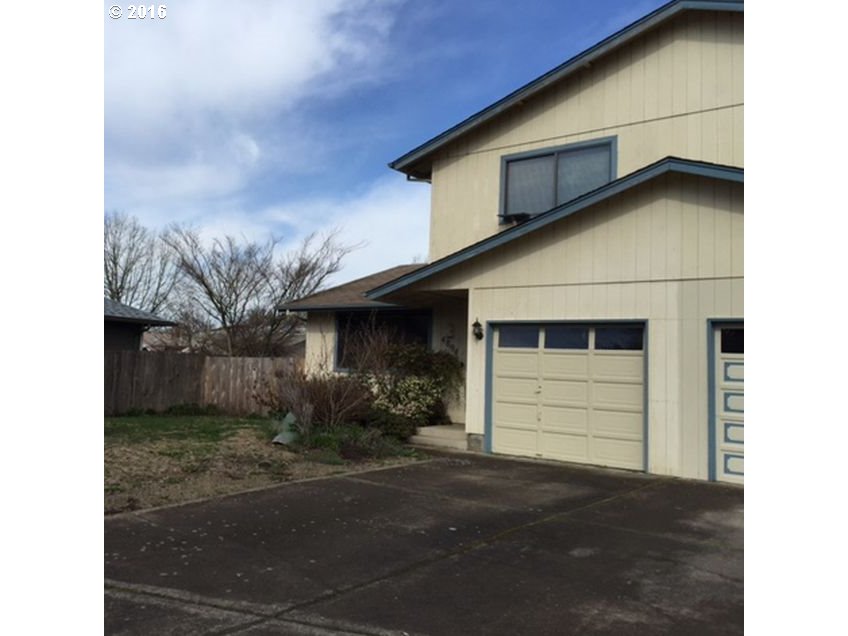 4894 B St, Springfield, OR 97478 photo 1