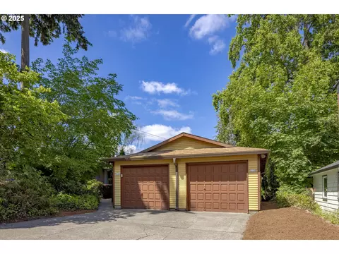 5119 SE Cesar E Chavez Blvd, Portland, OR 97202