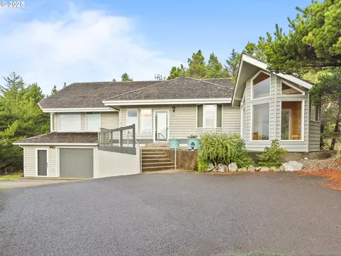 4147 NW Hidden Lake Loop, Waldport, OR 97394