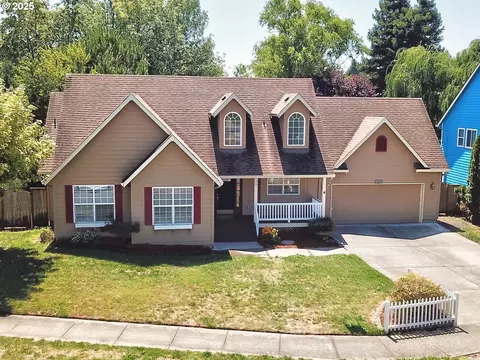 1688 NE Coburn Dr, Mcminnville, OR 97128