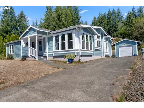 1312 W 14th St, Coquille, OR 97423
