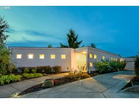 2185 Carriage Dr, Eugene, OR 97408 photo 1