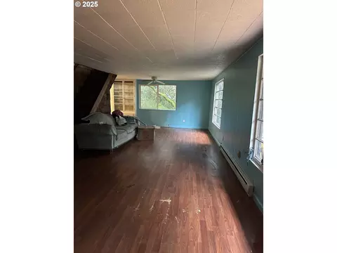 Living - 9247 Highway 126, Mapleton, OR 97453 photo 3 of 6