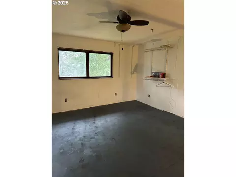 Bedroom - 9247 Highway 126, Mapleton, OR 97453 photo 1 of 1