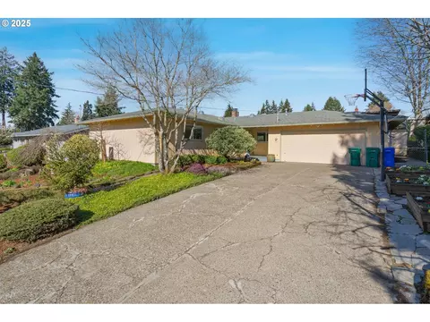 5925 SE Kent St, Milwaukie, OR 97222