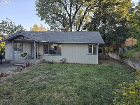 954 NE Madrona Dr, Myrtle Creek, OR 97457