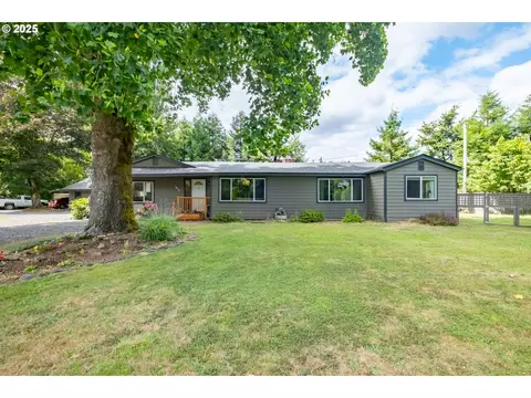 1049 N River Dr, Sweet Home, OR 97386