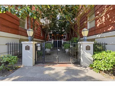2083 NW Johnson St #64, Portland, OR 97209