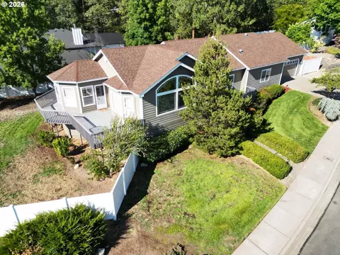 212 Wagon Wheel Dr, Grants Pass, OR 97527