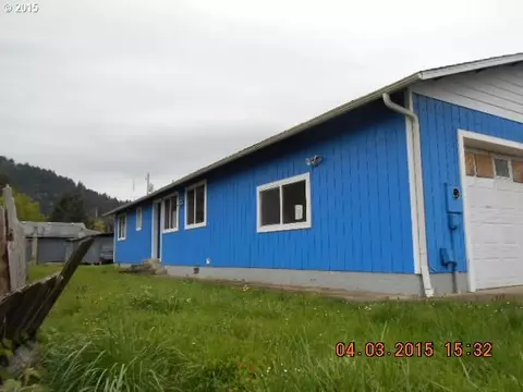 206 S Main St, Drain, OR 97435 photo 1