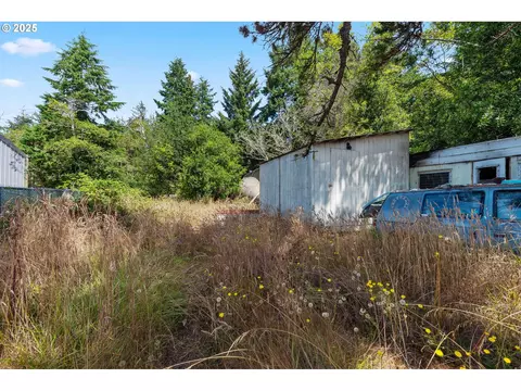 90859 Windy Ln, Coos Bay, OR 97420