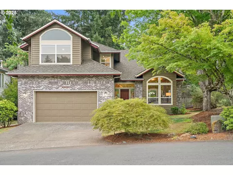 10850 SW Falcon Ct, Beaverton, OR 97007