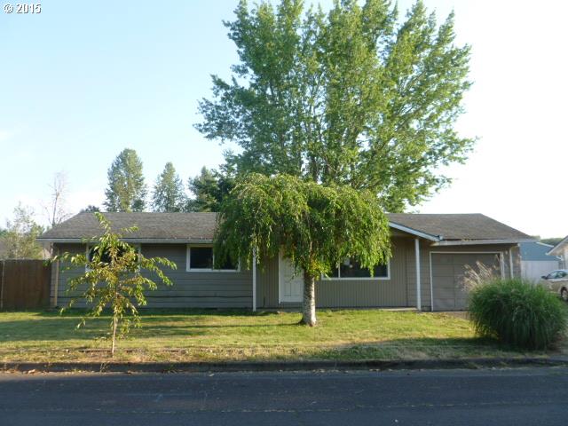 704 E 7th St, Molalla, OR 97038 photo 1