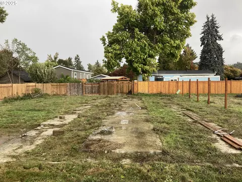 65 Kremont Ave, Springfield, OR 97477 photo 2