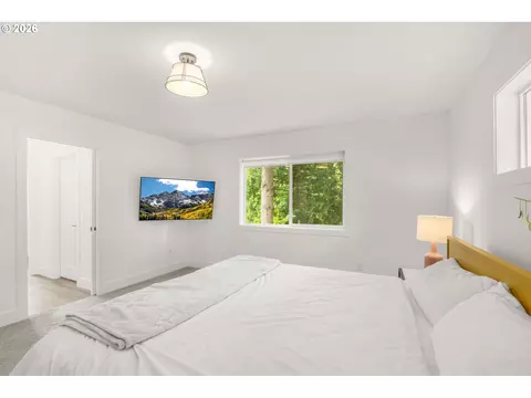Bedroom - 939 SE Roberts Ave, Gresham, OR 97080 photo 3 of 5
