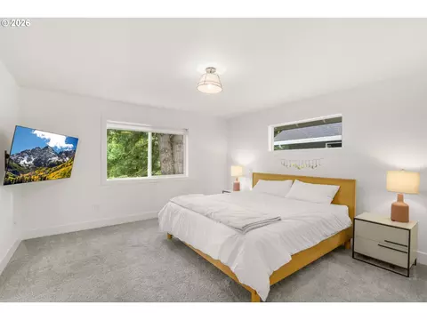 Bedroom - 939 SE Roberts Ave, Gresham, OR 97080 photo 2 of 5