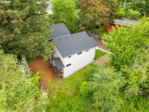 View/Area - 939 SE Roberts Ave, Gresham, OR 97080 photo 1 of 2
