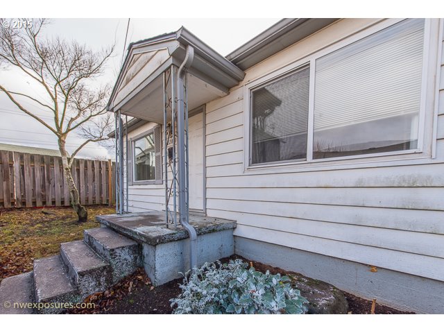 22050 NE Couch St, Gresham, OR 97030 photo 1