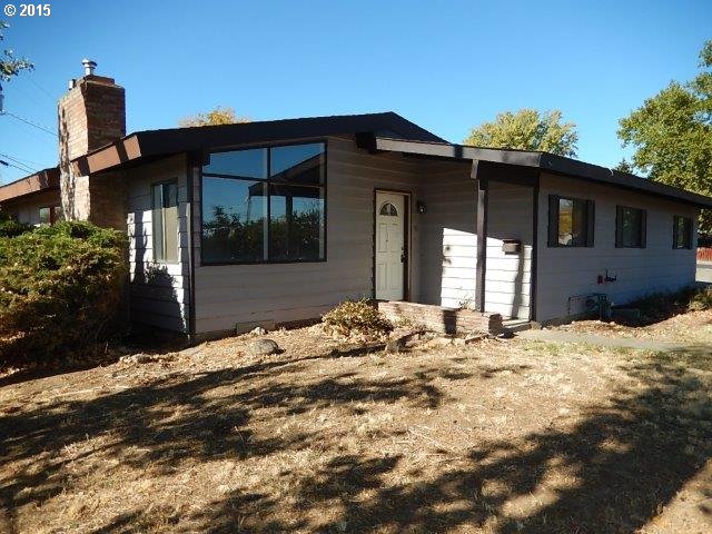 2802 SW Nye Ave, Pendleton, OR 97801 photo 1
