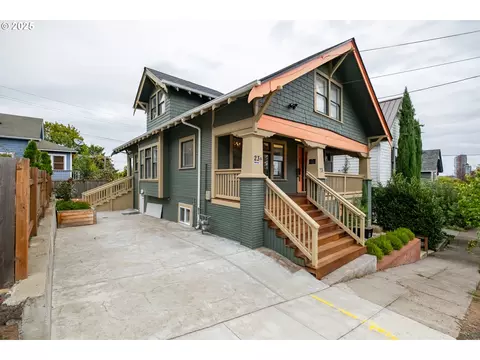23 SW Pennoyer St, Portland, OR 97239