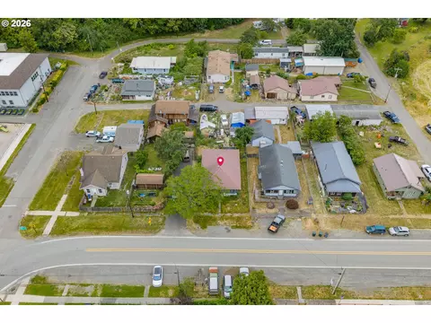 360 4th Ave, Powers, OR 97466 photo 5