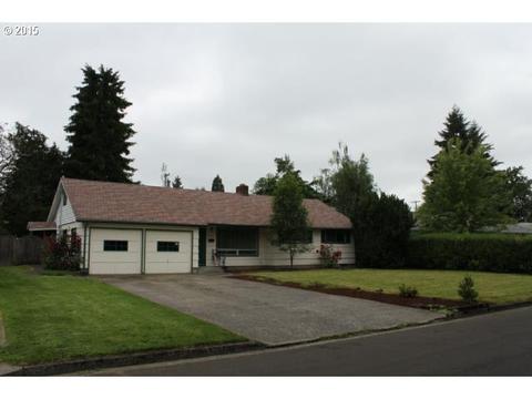 2690 Manor Dr, Springfield, OR 97477 photo 1