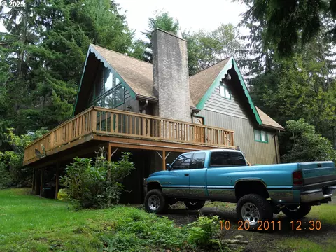42996 Valley Creek Ln, Astoria, OR 97103