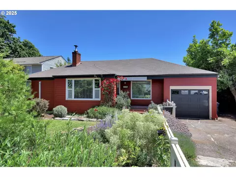 1119 7th St, Springfield, OR 97477