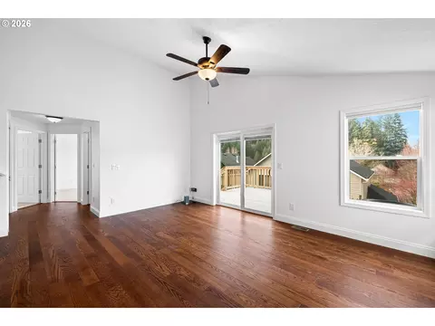 Living - 18307 Tupper Rd, Sandy, OR 97055 photo 4 of 4
