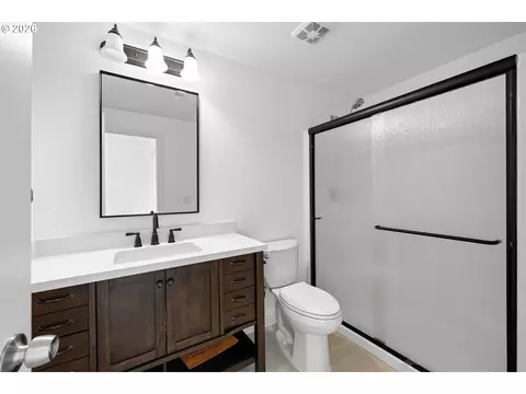 Bath - 18307 Tupper Rd, Sandy, OR 97055 photo 2 of 2