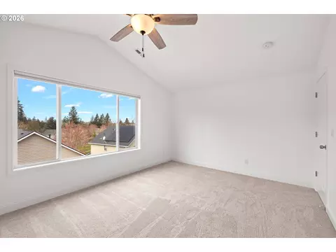 Bedroom - 18307 Tupper Rd, Sandy, OR 97055 photo 8 of 9