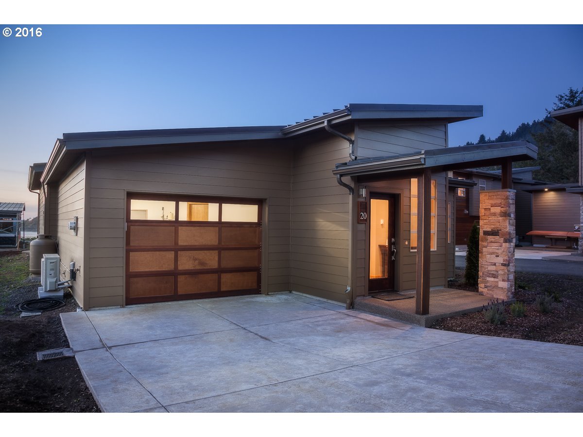 20 Catkin Loop, Yachats, OR 97498 photo 1