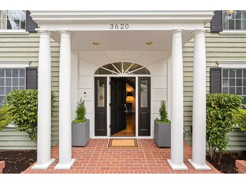 3620 SW 60th Pl, Portland, OR 97221