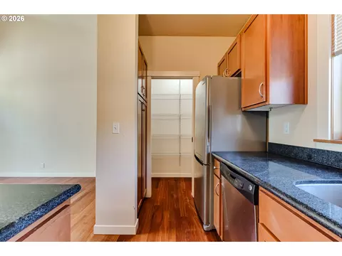 Kitchen - 1455 Perdue Loop, Eugene, OR 97401 photo 4 of 4